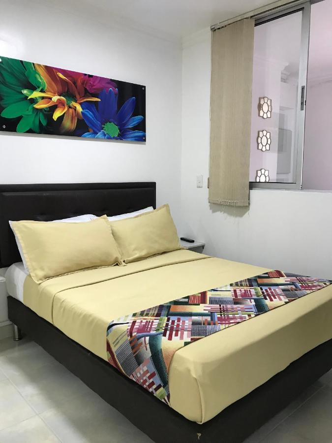 Apartamentos Amoblados Jg De La 70 メデジン エクステリア 写真