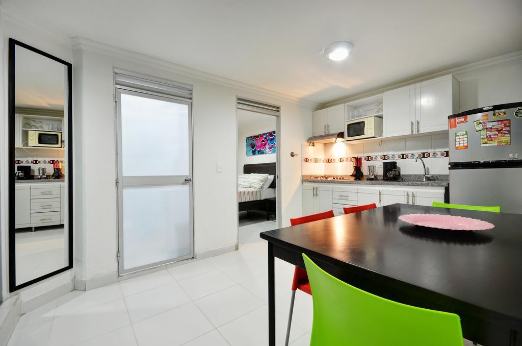Apartamentos Amoblados Jg De La 70 メデジン エクステリア 写真
