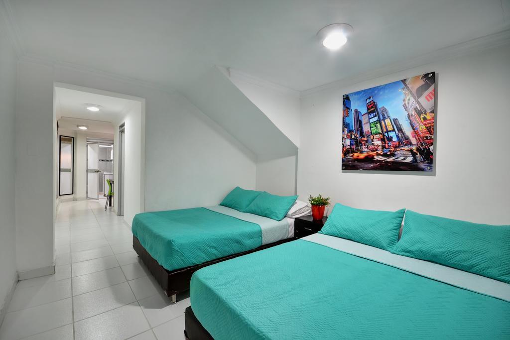 Apartamentos Amoblados Jg De La 70 メデジン エクステリア 写真