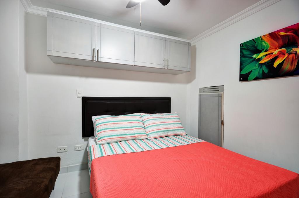 Apartamentos Amoblados Jg De La 70 メデジン エクステリア 写真