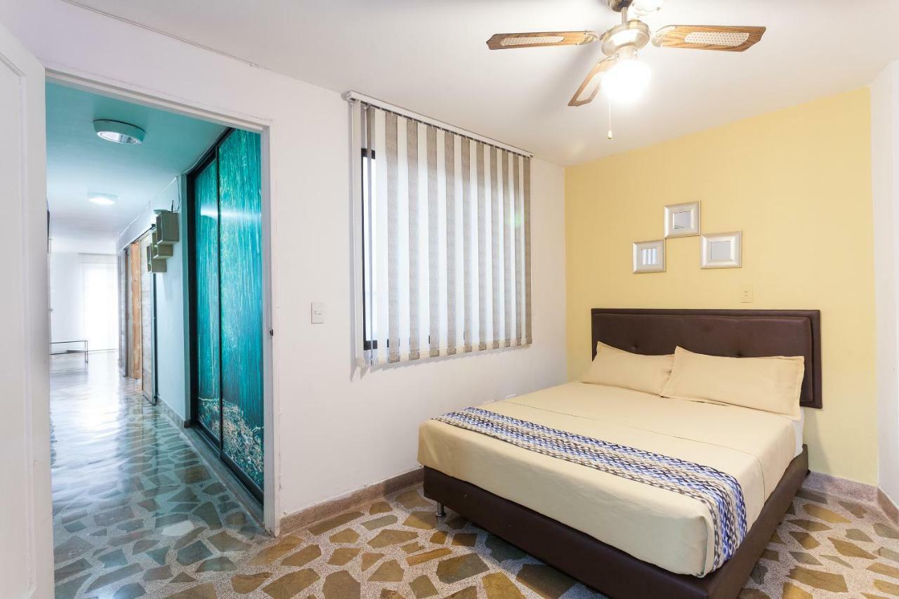 Apartamentos Amoblados Jg De La 70 メデジン エクステリア 写真