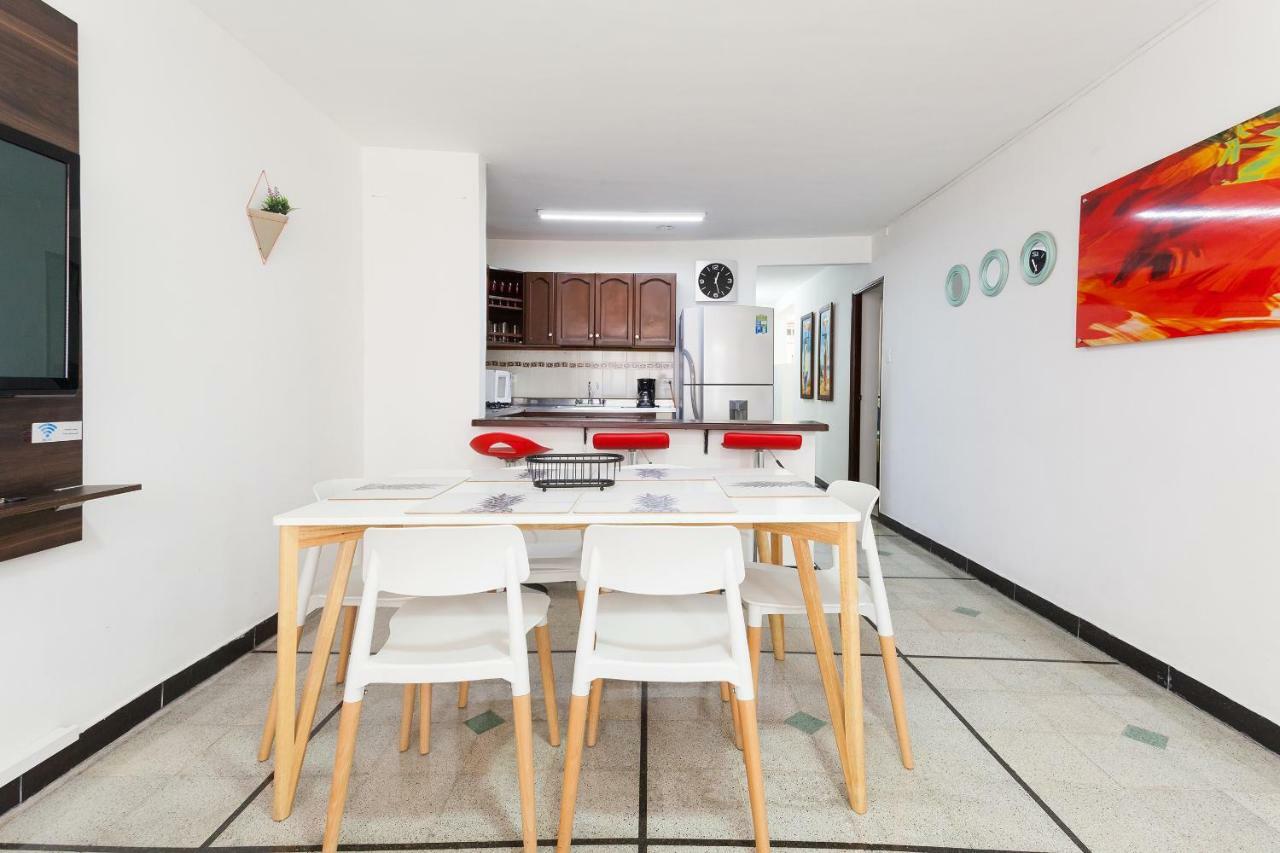 Apartamentos Amoblados Jg De La 70 メデジン エクステリア 写真