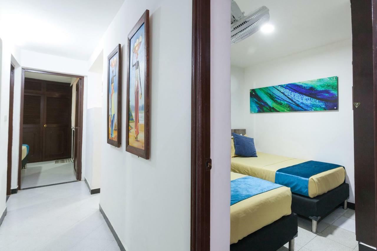Apartamentos Amoblados Jg De La 70 メデジン エクステリア 写真