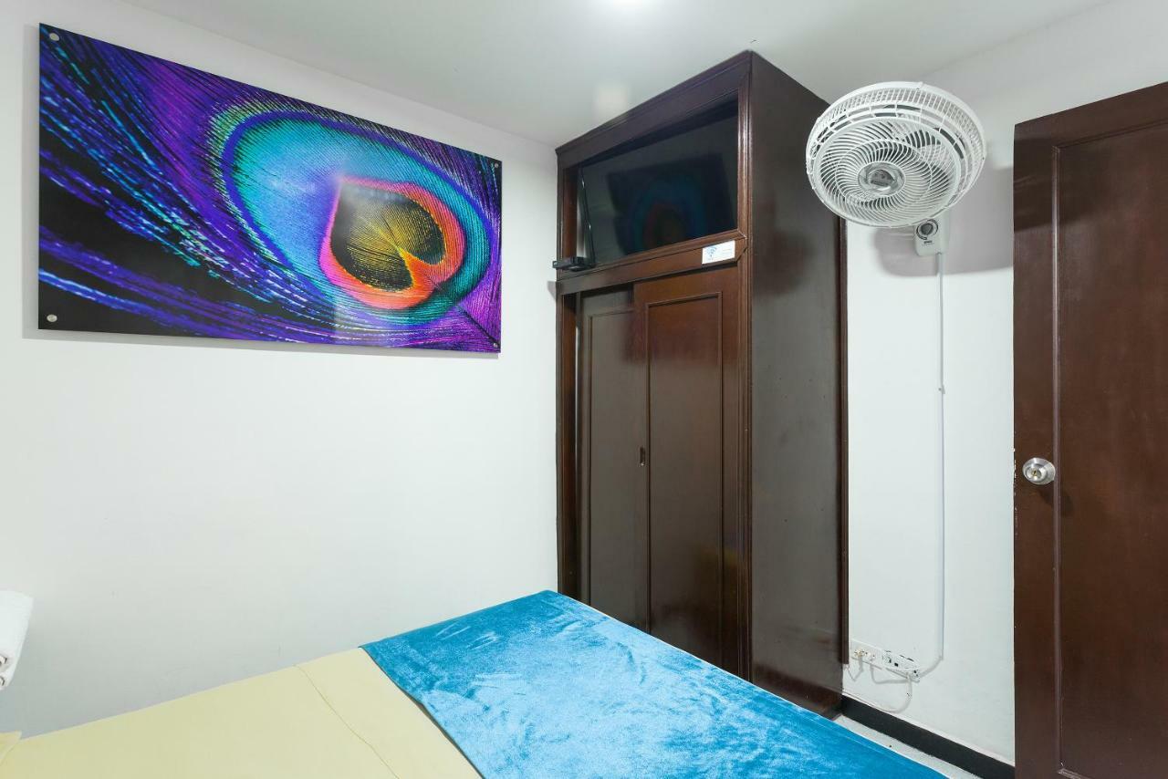 Apartamentos Amoblados Jg De La 70 メデジン エクステリア 写真
