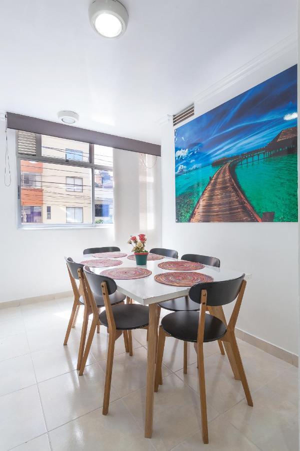 Apartamentos Amoblados Jg De La 70 メデジン エクステリア 写真
