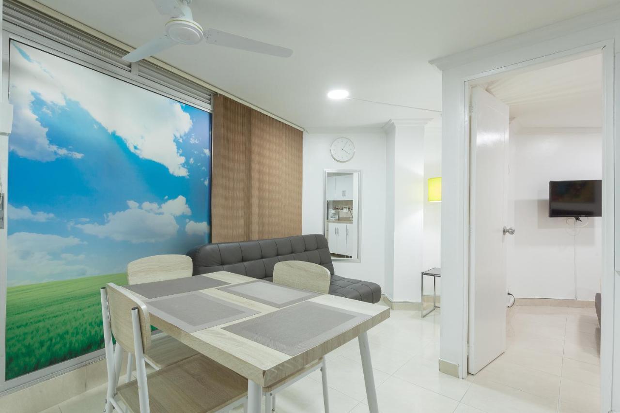 Apartamentos Amoblados Jg De La 70 メデジン エクステリア 写真