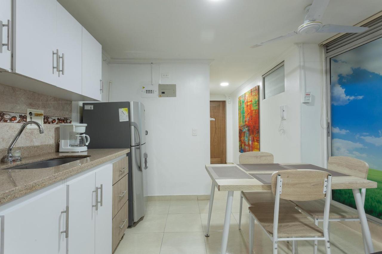 Apartamentos Amoblados Jg De La 70 メデジン エクステリア 写真