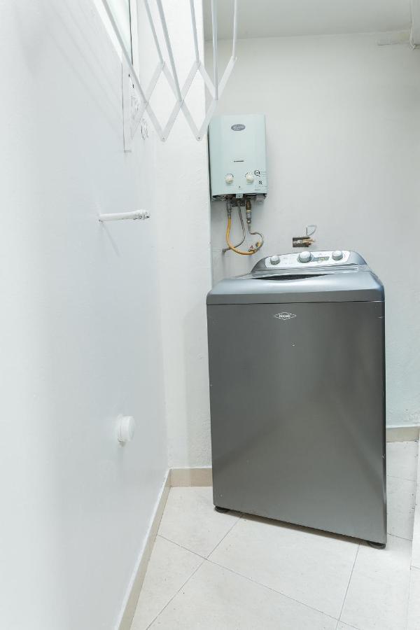 Apartamentos Amoblados Jg De La 70 メデジン エクステリア 写真